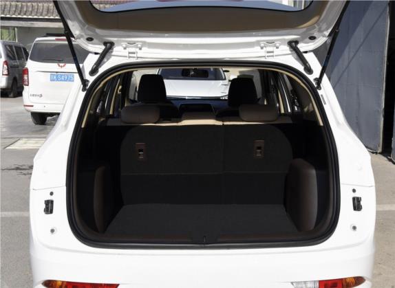 宝骏310W 2020款 1.5L 自动乐享型 国VI 车厢座椅   后备厢