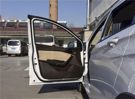 宝骏310W 2020款 1.5L 自动乐享型 国VI 车厢座椅   前门板