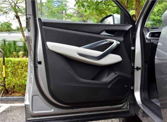 宝骏530 2018款 1.5T 手动尊贵型 国V 车厢座椅   前门板