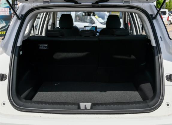 宝骏530 2018款 1.5T 手动精英型 国V 车厢座椅   后备厢