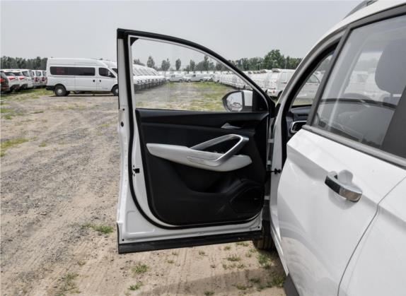 宝骏530 2018款 1.5T DCT豪华型 国V 车厢座椅   前门板