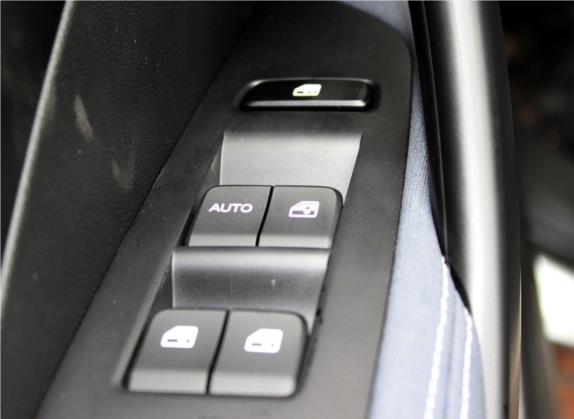 宝骏530 2018款 1.8L 自动精英型 国V 车厢座椅   门窗控制