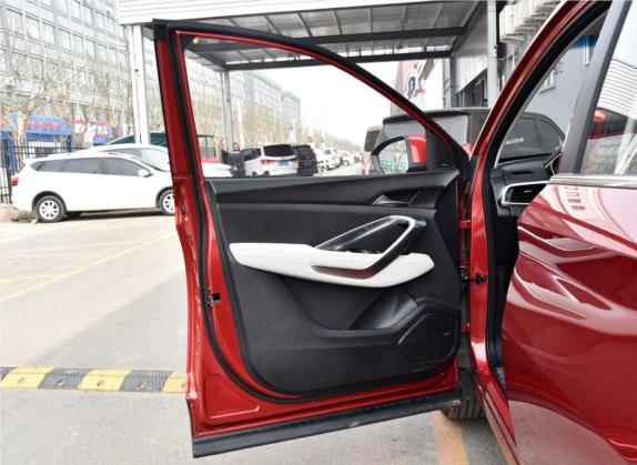 宝骏530 2018款 1.8L 自动豪华型 国V 车厢座椅   前门板