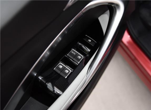 宝骏530 2019款 1.5T CVT尊贵型 国V 车厢座椅   门窗控制