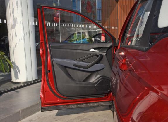 宝骏530 2019款 1.5T CVT精英型 国V 车厢座椅   前门板