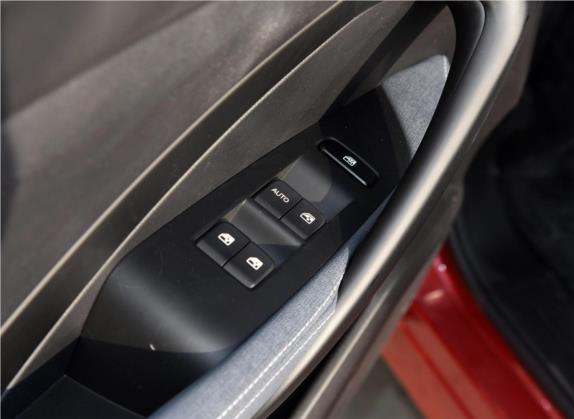 宝骏530 2019款 1.5T CVT精英型 国V 车厢座椅   门窗控制