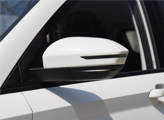 宝骏530 2019款 1.5T CVT精英型 7座 国V 外观细节类   外后视镜