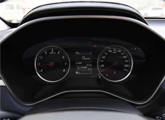 宝骏530 2019款 1.5T CVT精英型 7座 国V 中控类   仪表盘