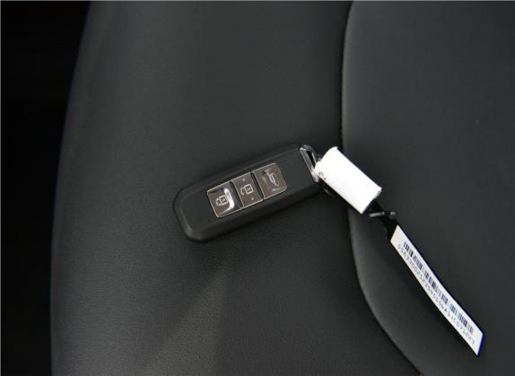宝骏530 2019款 1.5T CVT豪华型 7座 国V 其他细节类   钥匙