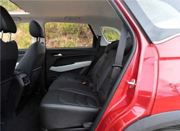 宝骏530 2019款 1.5T CVT豪华型 7座 国V 车厢座椅   后排空间