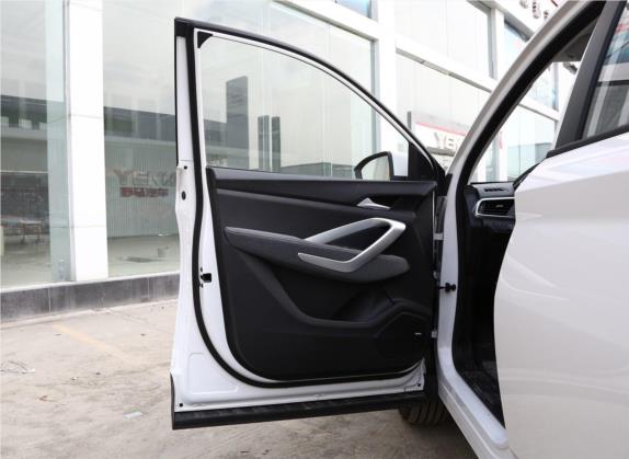宝骏530 2020款 1.5T 手动舒适型 6座 车厢座椅   前门板