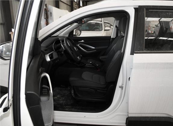 宝骏530 2020款 1.5T 手动舒适型 7座 车厢座椅   前排空间