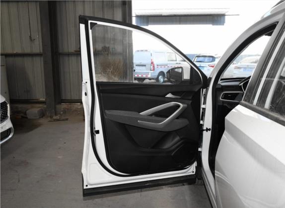 宝骏530 2020款 1.5T 手动舒适型 7座 车厢座椅   前门板