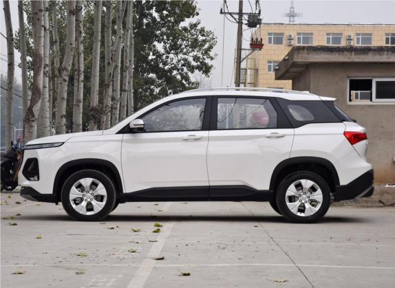 宝骏530 2020款 1.5T CVT豪华互联型 7座 外观   正侧