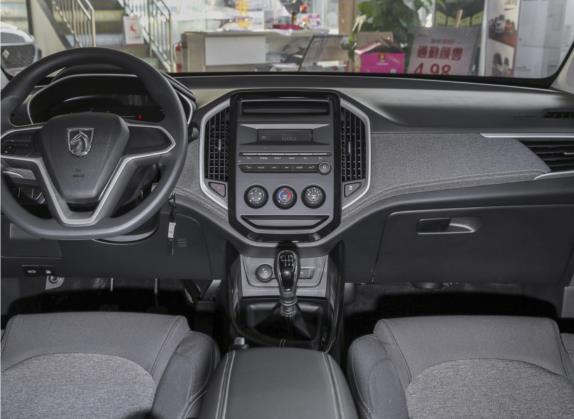 宝骏530 2021款 全球车周年纪念版 1.5T 手动舒适型 5座 中控类   中控台