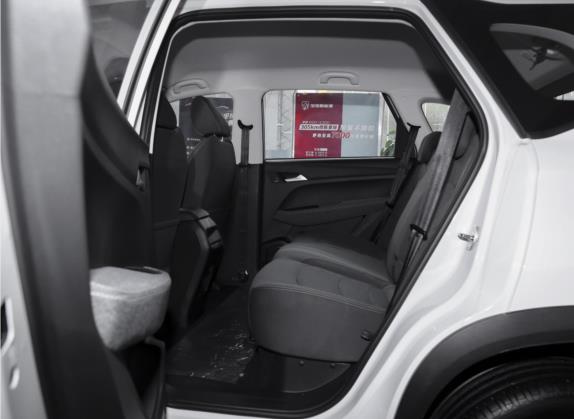 宝骏530 2021款 全球车周年纪念版 1.5T 手动舒适型 5座 车厢座椅   后排空间