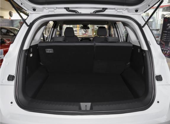宝骏530 2021款 全球车周年纪念版 1.5T 手动舒适型 5座 车厢座椅   后备厢