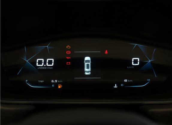 宝骏530 2021款 全球车周年纪念版 1.5T 手动尊贵型 7座 中控类   仪表盘