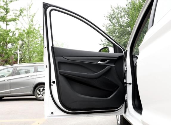 宝骏360 2018款 1.5L 手动精英型 国V 车厢座椅   前门板