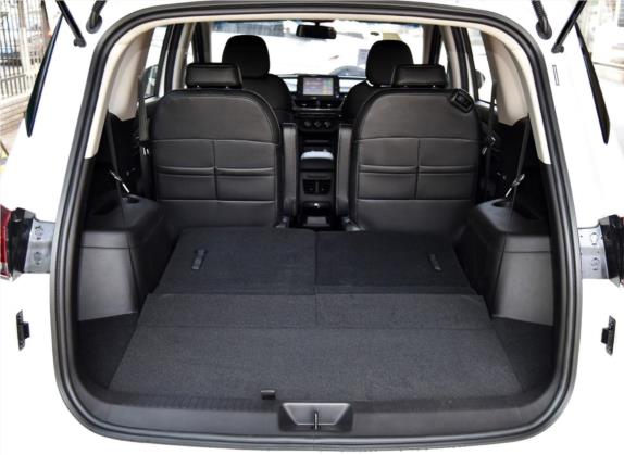 宝骏360 2018款 1.5L 自动精英型 国V 车厢座椅   后备厢