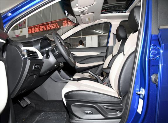 宝骏360 2018款 1.5L 自动豪华型 国V 车厢座椅   前排空间