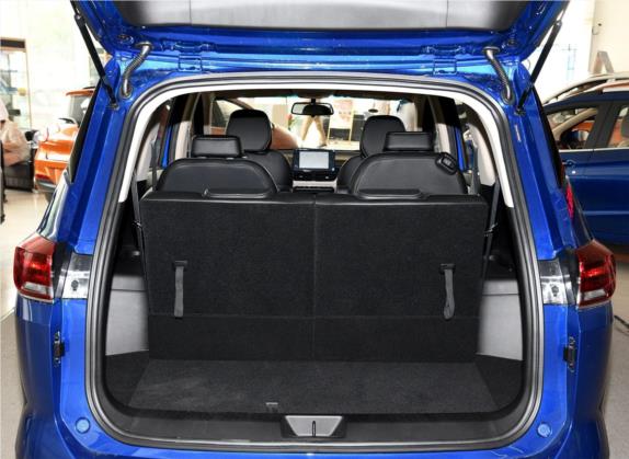 宝骏360 2018款 1.5L 自动豪华型 国V 车厢座椅   后备厢