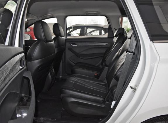 宝骏360 2019款 1.5L 手动精英型 国VI 车厢座椅   后排空间