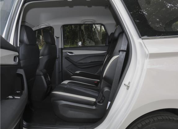 宝骏360 2019款 改款 1.5L 手动精英型 国VI 车厢座椅   后排空间