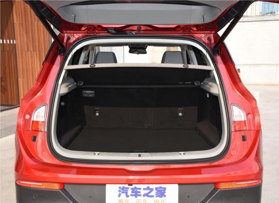 宝骏RS-5 2019款 1.5T CVT智能驾控旗舰版 国V 车厢座椅   后备厢