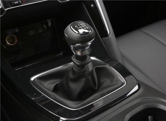 宝骏RS-5 2019款 1.5T 手动超级互联豪华版 国VI 中控类   挡把