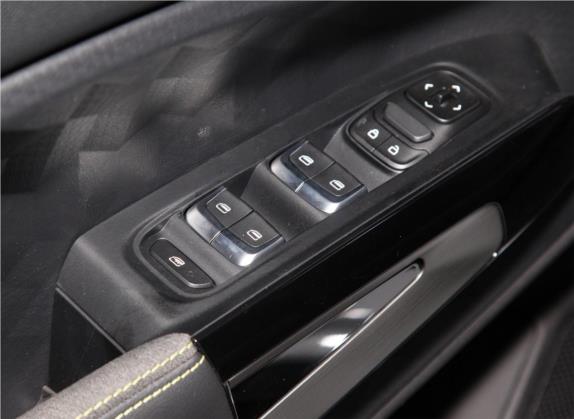 宝骏RM-5 2019款 1.5T CVT 24小时在线精英型 7座 车厢座椅   门窗控制