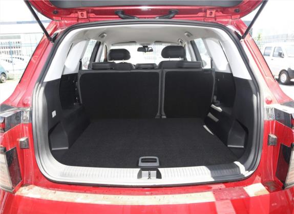 宝骏RM-5 2019款 1.5L CVT 24小时在线精英型 5座 车厢座椅   后备厢