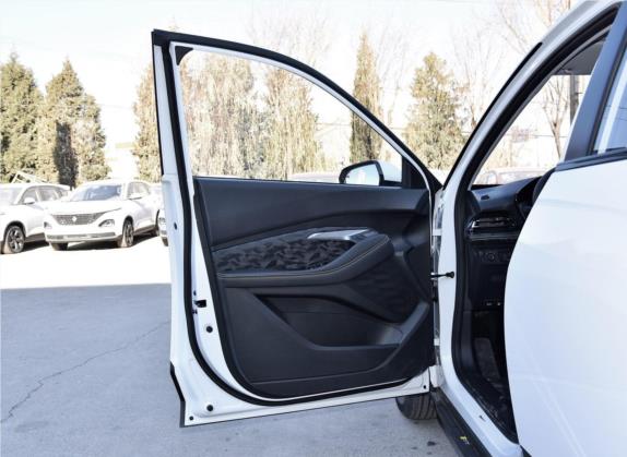 宝骏RS-3 2020款 1.5L 手动24小时在线精英型 车厢座椅   前门板