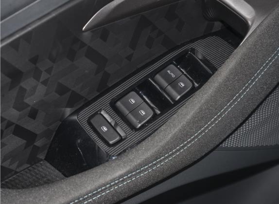 宝骏RS-3 2020款 1.5L 手动智能舒适型 车厢座椅   门窗控制