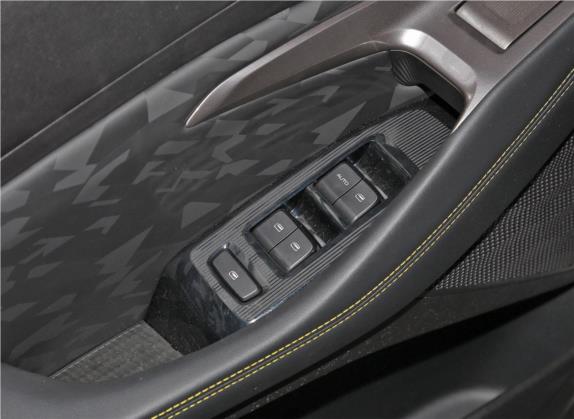 宝骏RS-3 2020款 1.5L 手动智能精英型 车厢座椅   门窗控制