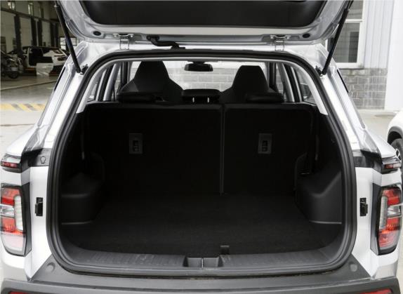 宝骏RS-3 2020款 1.5L 手动智能豪华型 车厢座椅   后备厢