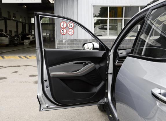 宝骏RS-3 2020款 1.5L 手动智能豪华型 车厢座椅   前门板