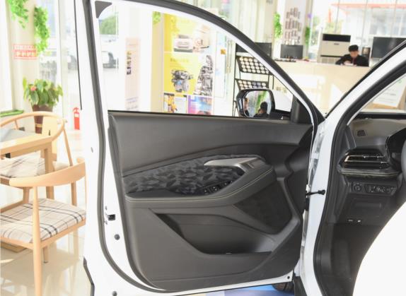 宝骏RS-3 2020款 1.5L CVT智能精英型 车厢座椅   前门板