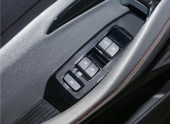 宝骏RS-3 2020款 1.5L CVT智能豪华型 车厢座椅   门窗控制