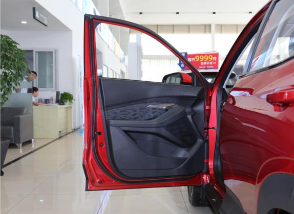 宝骏RS-3 2020款 1.5T CVT智能精英型 车厢座椅   前门板