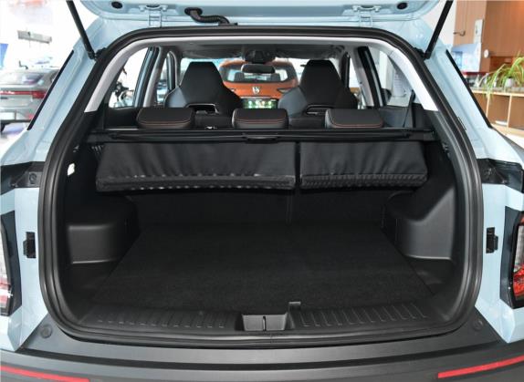 宝骏RS-3 2020款 1.5T CVT智能豪华型 车厢座椅   后备厢