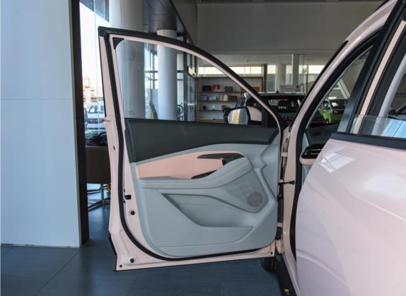 宝骏RS-3 2022款 SOODA 1.5L CVT先锋版 车厢座椅   前门板