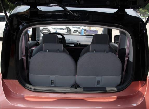宝骏E300 2020款 Plus 星际未来版 车厢座椅   后备厢