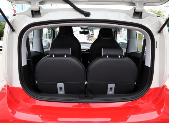 宝骏KiWi EV 2021款 设计师 磷酸铁锂 车厢座椅   后备厢