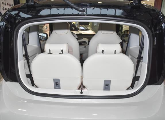 宝骏KiWi EV 2021款 高定版时髦金 磷酸铁锂 车厢座椅   后备厢