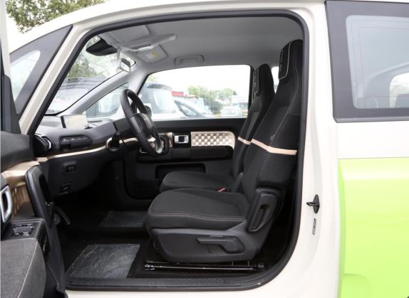 宝骏KiWi EV 2021款 设计师 三元锂 车厢座椅   前排空间