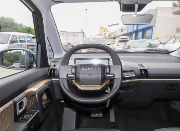宝骏KiWi EV 2022款 设计师轻享版 磷酸铁锂 中控类   驾驶位