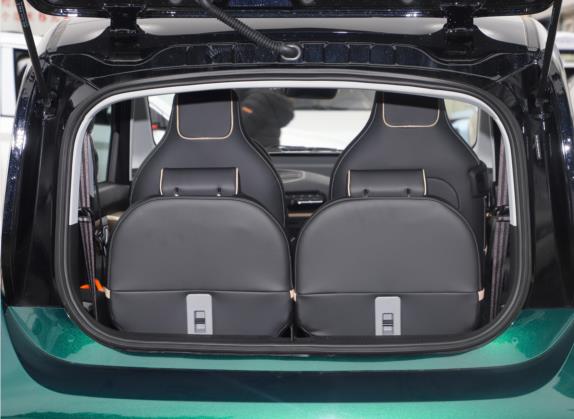 宝骏KiWi EV 2022款 设计师轻享版 磷酸铁锂 车厢座椅   后备厢