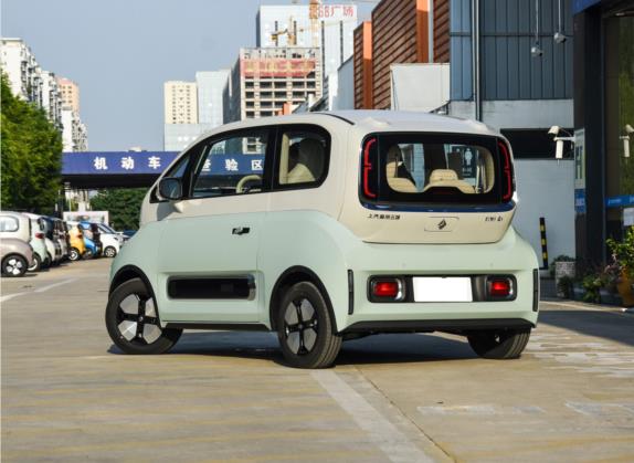 宝骏KiWi EV 2023款 智奢版 三元锂 外观   斜后