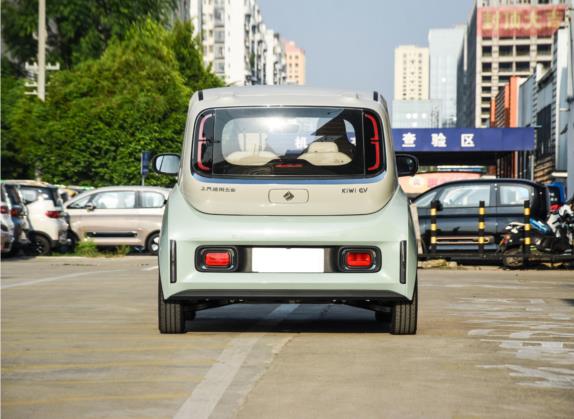 宝骏KiWi EV 2023款 智奢版 三元锂 外观   正后